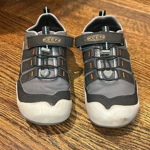 Keen shoes excellent condition.